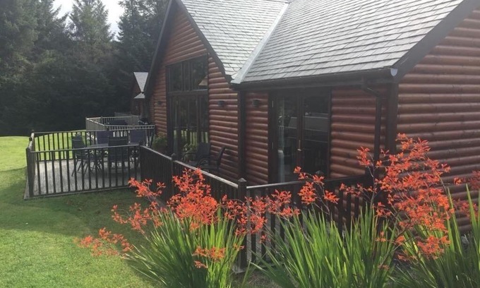 Foss House | Lochside Lodge