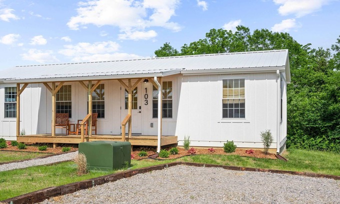 Williamstown Cabin | Lodge 103 at Eden Reserve—Safari Cabin Near Ark