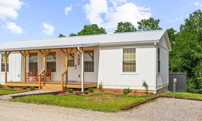Williamstown Cabin | Lodge 105 at Eden Reserve—Safari Cabin Near Ark