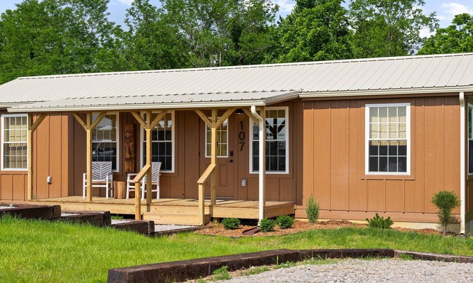 Williamstown Cabin | Lodge 107 at Eden Reserve—Safari Cabin Near Ark