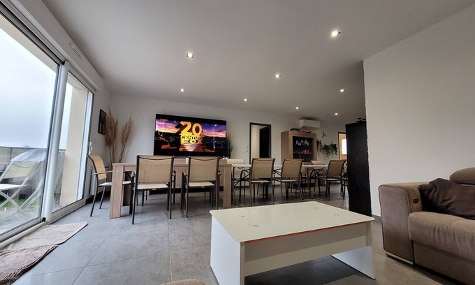 Cuy House | Lodge 20 Personnes en Bourgogne Avec 2 Spas Haut de Gamme