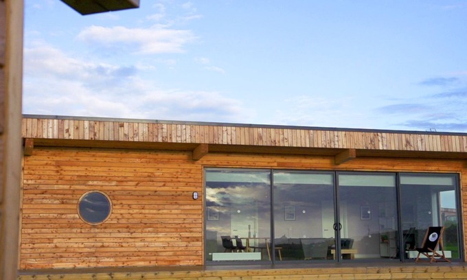 John O'Groats Cottage | Lodge 22 - 3 Bed Sea-View - a john o'groat that sleeps 6 guests in 3 bedrooms