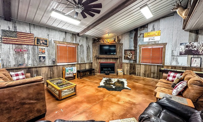 Greenwich Cabin | Lodge Country Retreat bird watching Outside patio fire pit sunsets