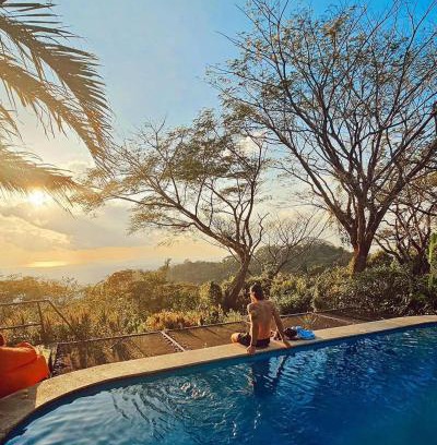 Miramar Cabin | Lodge Mirador - Great Swimming pool - Kitchen - BBQ - Netflix