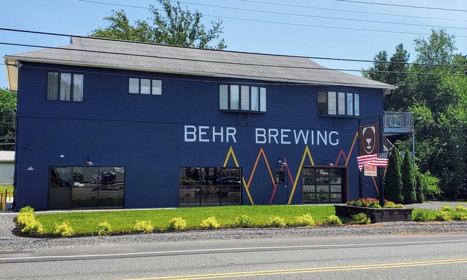 Erma Cabin | Lodge on top of Behr Brewing. Close to Cape May and Wildwood