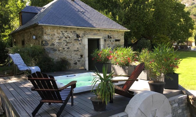 Ayzac-Ost House | Lodge ou Gîte de caractére avec jaccuzi spa piscine