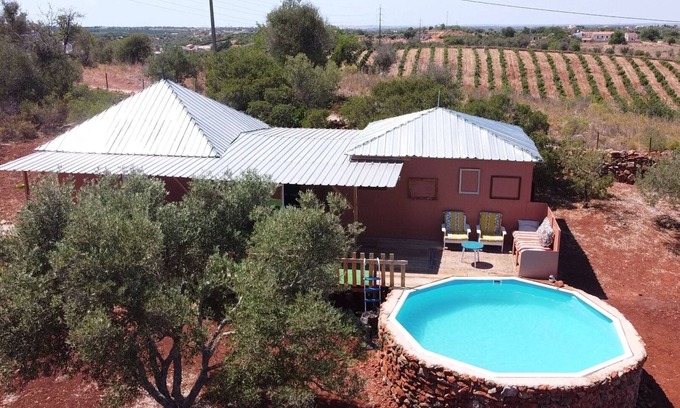 Silves House | LODGE Palmeira, 6 persons 3 bedrooms, terrace and swimming pool in a quiet area