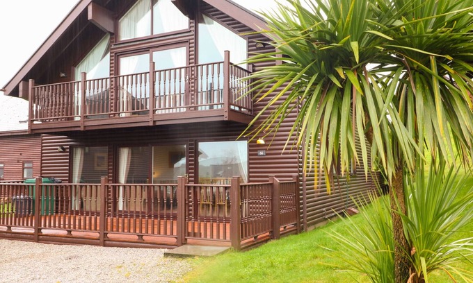 Winnard's Perch Cottage | LODGE SIXTY SIX, pet friendly in St Columb Major