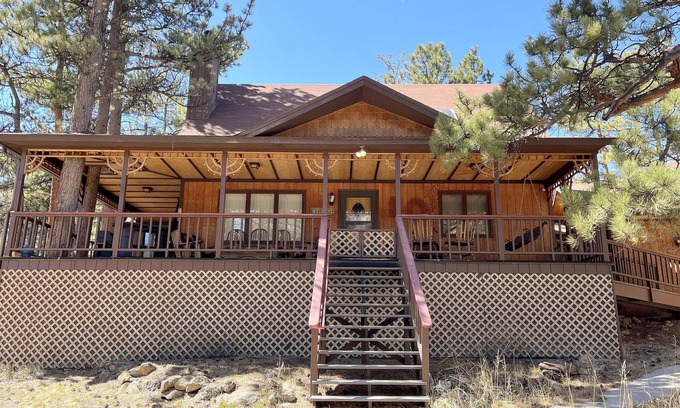 Carriage Hills House | Lodgepole - 2 bedroom monthly rental - Free WiFi