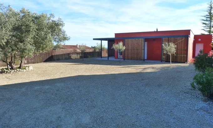 Valensole House | LODGES II, in the middle of lavender and olive trees.
