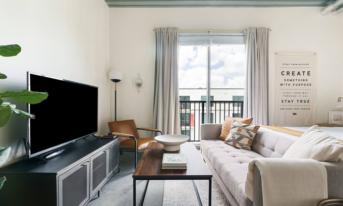 Midtown Apartment | Lodgeur | Fantastic & chic studio loft | Midtown
