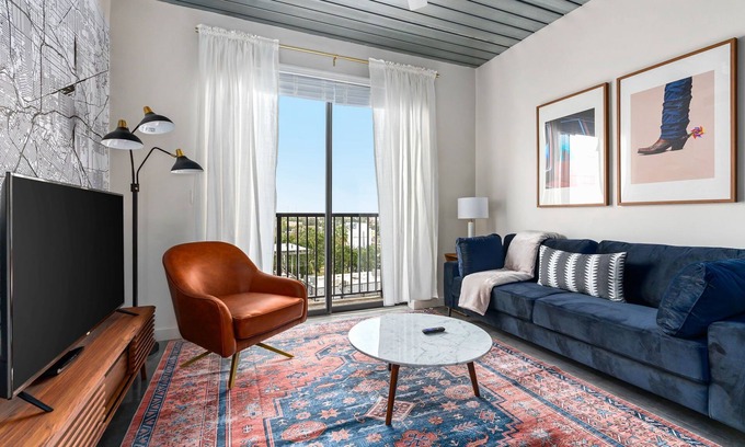 Midtown Apartment | Lodgeur | Serene & modern 1BR loft | Midtown