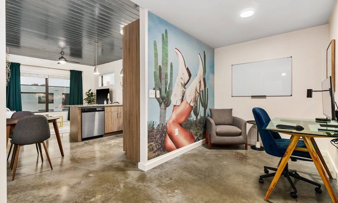 Midtown Apartment | Lodgeur | Stunning 1BR loft w/office | Midtown