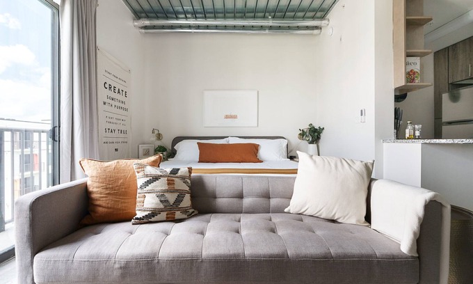 Midtown Apartment | Lodgeur | Stylish & hip studio loft | Midtown