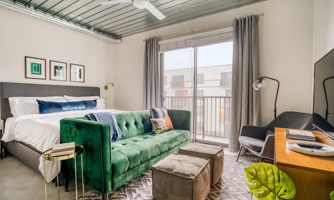 Midtown Apartment | Lodgeur | Stylish & spacious studio loft | Midtown