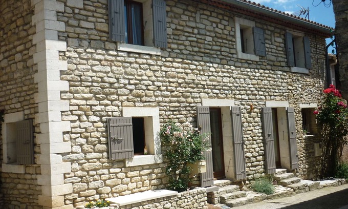 Saint-Martin-de-Castillon House | Lodging in Provence 2 stars La Begude