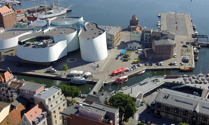 Old Town Apartment | Lodging 2 with French. Balcony /house roof terrace - Gohr apartments