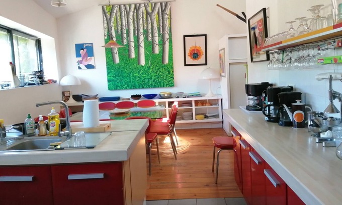 Le Peyrat House | lodging in an art gallery in Cathar country