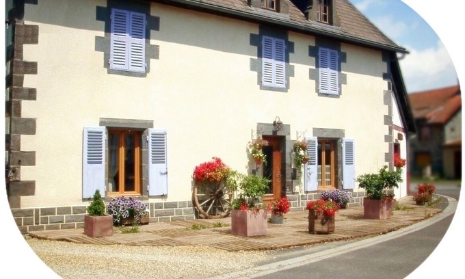 Saint-Jacques-d'Ambur Cottage | lodging of the three shepherdesses in saint jacques d'ambur