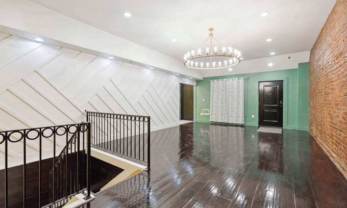 West Philadelphia Apartment | Lodgyy - Quiet Double-bed suite