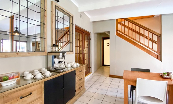 George Central House | Loerie Guest Lodge