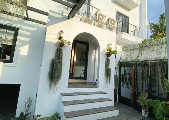 Tanjung Duren Utara House | Loewys Home Tanjung Duren Jakarta Barat