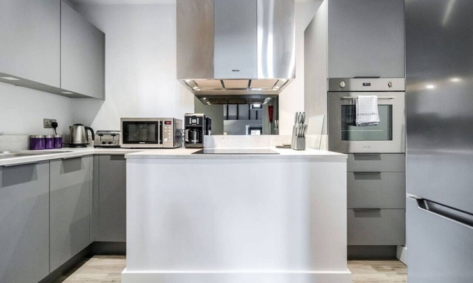 Bishop's Stortford Apartment | Loft 3 stunning loft style apartment near Stansted