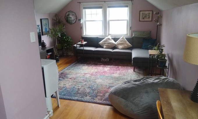 Pawtucket Apartment | Loft apartment near Merriam Hospital
