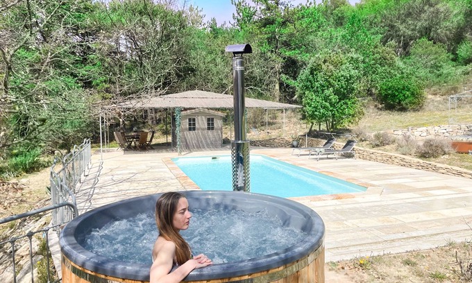 Mollans-sur-Ouveze House | Loft at the foot of the Ventoux with swimming pool, jacuzzi and balneotherapy.
