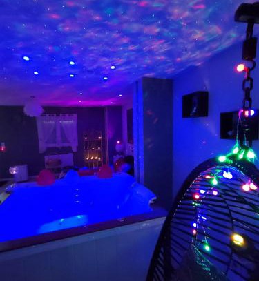 Ochancourt Bed & Breakfast | Loft avec Baignoire SPA LÉcrin Romantique