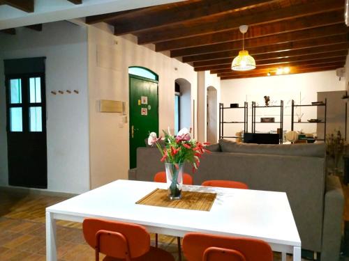 Doctor Barraquer-Grupo Renfe-Policlinico Apartment | Loft B2, Apartment in Seville