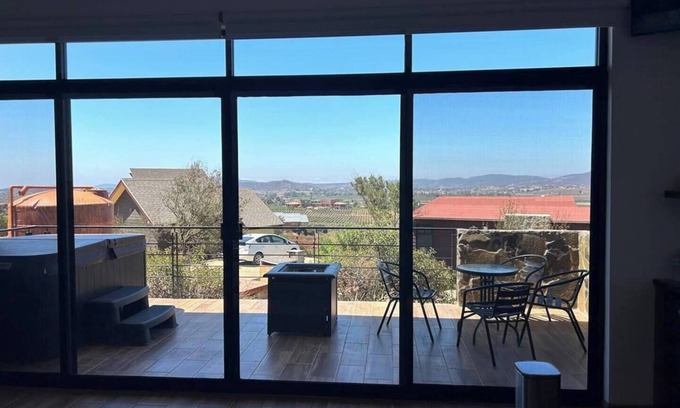 Valle de Guadalupe House | Loft con Jacuzzi en el balcon by Siempre Vallenn