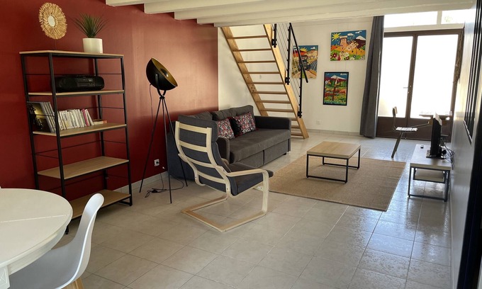 Carpentras House | Loft in renovated former artist's studio, with garden