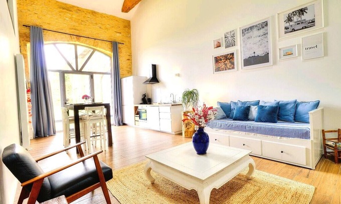 Marcy House | Loft in the heart of the vineyards in a former Chai dating from 1815