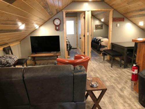 Island Park House | Loft, Kitchen, Washer,Dryer