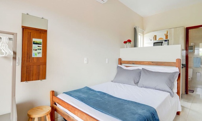 Guarda do Embau Bed & Breakfast | Loft Origin - Guarda beach with balcony and AC!