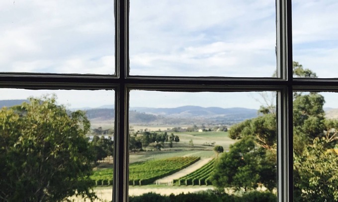 Richmond House | Loft Over The Vines - private relaxing escape