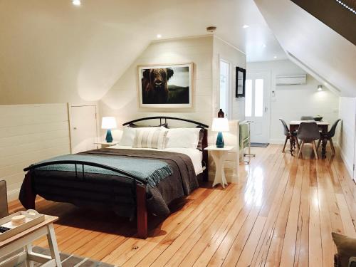 Richmond House | Loft Over The Vines