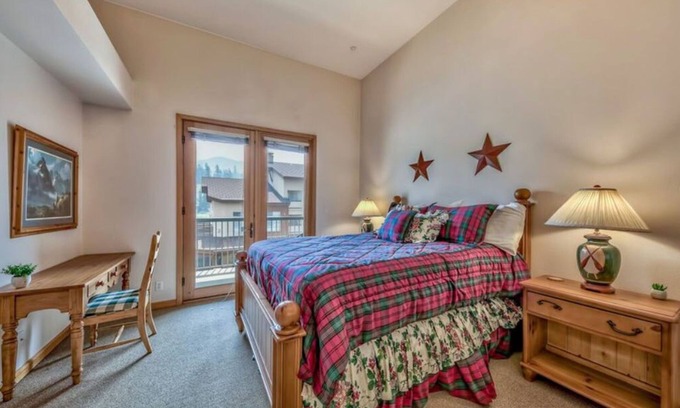 Kirkwood Condo | Loft Retreat | Ski-in/out Access | Fireplace