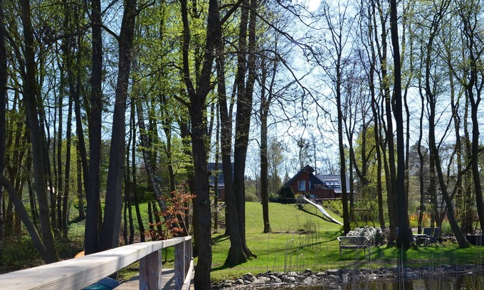 Neu Poserin House | Loft right on the lake !