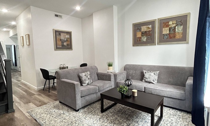 North Philadelphia West Apartment | Loft Stye 4-Bedroom, 3-Bath Apartment in Grand Central Philadelphia