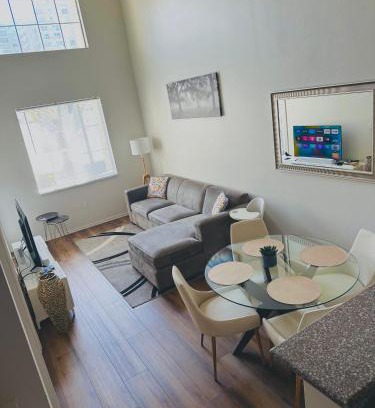 Culver - West Apartment | Loft Style,2 Beds ,Flexible self check in,Pool