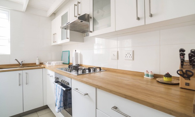 Rondebosch Apartment | Loft Style apartment with stunning garden close