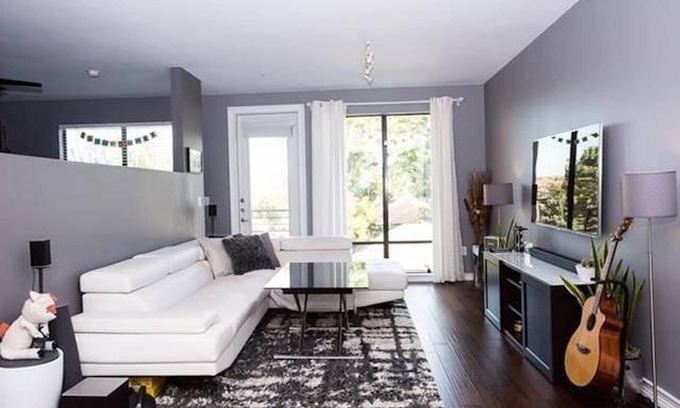 Oak Lawn House | LOFT-style condo, 3 minutes from Uptown/Downtown