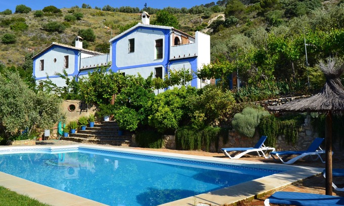 Rute Cottage | Loft type, pool, terrace, wifi, mountain views, sunsets.