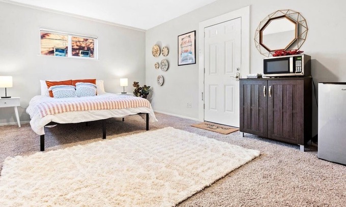 Baker Apartment | Loftium | Bright Suite In the Heart of South Broadway!