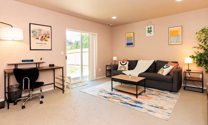 Highline Apartment | Loftium | Gorgeous 2 BR Guest Suite in Highline!