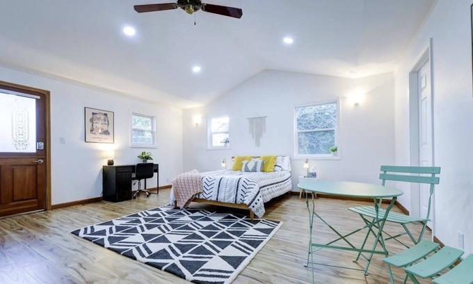 North Creek Apartment | Loftium | Hidden Gem In Woodinville with tons of Charm!