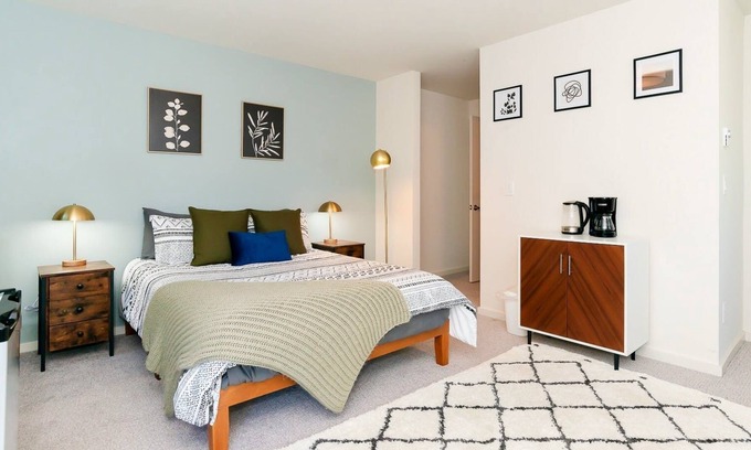 Atlantic Apartment | Loftium | Stylish Suite Near Parks & Lake Wash!