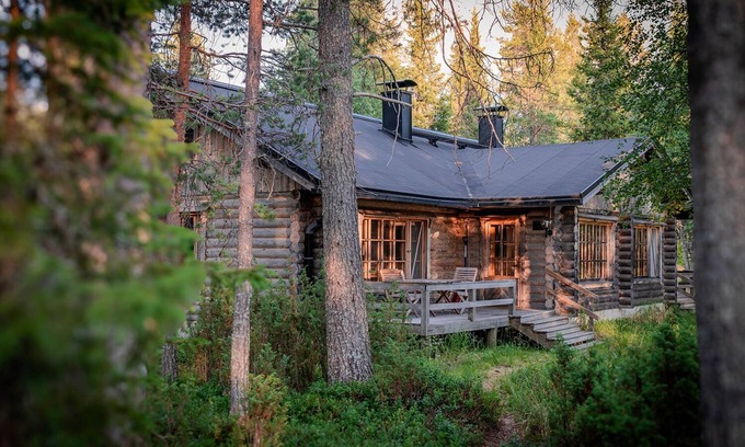 Jormua Ski Chalet | Log cabin 120m2 - Finnish Lapland - Lakeside and forest.